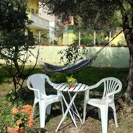 Appartamento Con Cortile E Terrazza Sud Sardegna Carbonia
